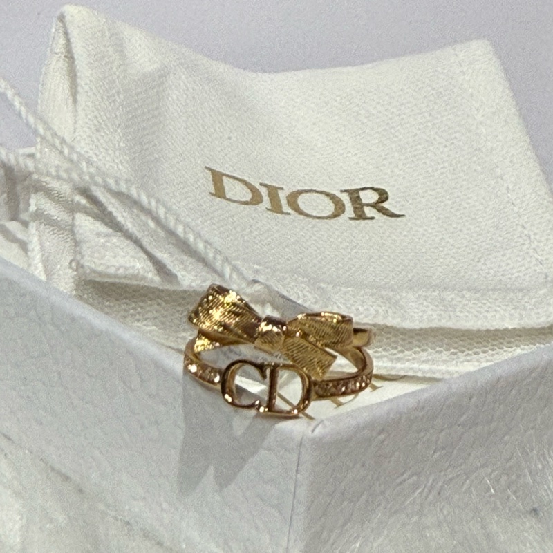 Dior 最新款蝴蝶結戒指-1