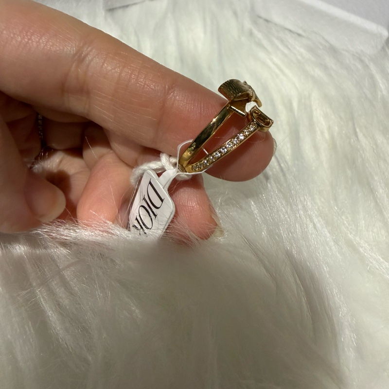 Dior 最新款蝴蝶結戒指-2