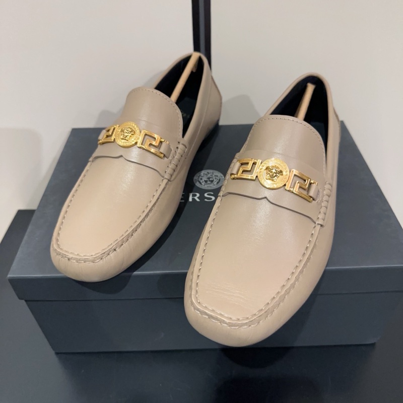 全新 Versace 範思哲 主線 Medusa美杜莎頭像 小牛皮 樂福鞋 休閒鞋 男款 淺棕色 正常皮紋尺碼:43碼 附件:盒子 塵袋。-0