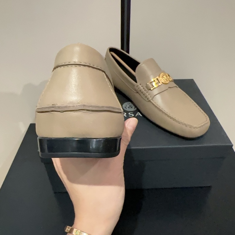 全新 Versace 範思哲 主線 Medusa美杜莎頭像 小牛皮 樂福鞋 休閒鞋 男款 淺棕色 正常皮紋尺碼:43碼 附件:盒子 塵袋。-4