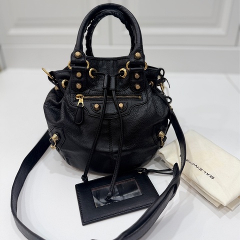 Balenciaga 巴黎世家 ponpon 經典 黑色 金釦 水桶包 機車包 手提包 斜背包 側背包 肩背包