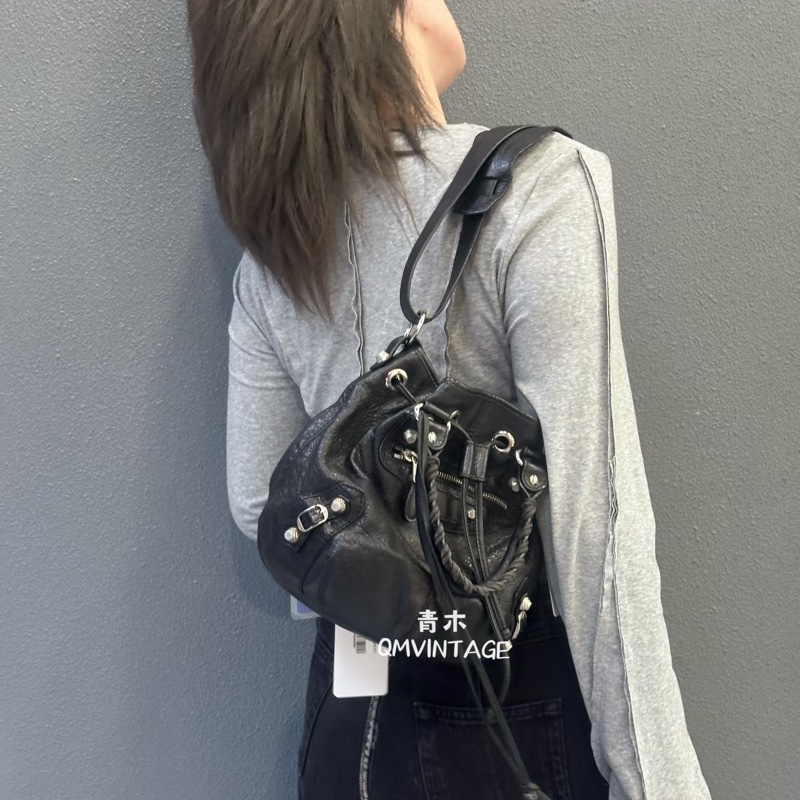 Balenciaga 巴黎世家 ponpon 經典 黑色 金釦 水桶包 機車包 手提包 斜背包 側背包 肩背包-3