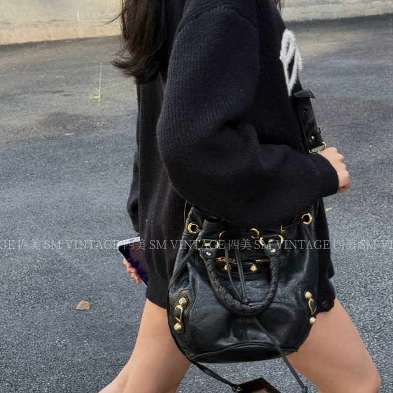 Balenciaga 巴黎世家 ponpon 經典 黑色 金釦 水桶包 機車包 手提包 斜背包 側背包 肩背包-7