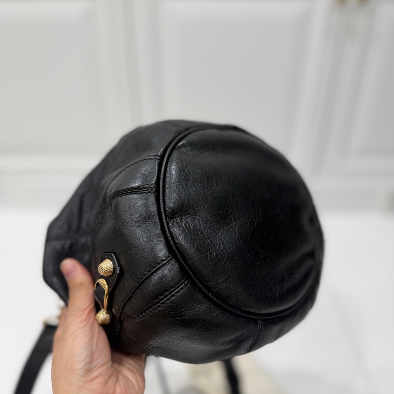 Balenciaga 巴黎世家 ponpon 經典 黑色 金釦 水桶包 機車包 手提包 斜背包 側背包 肩背包-17