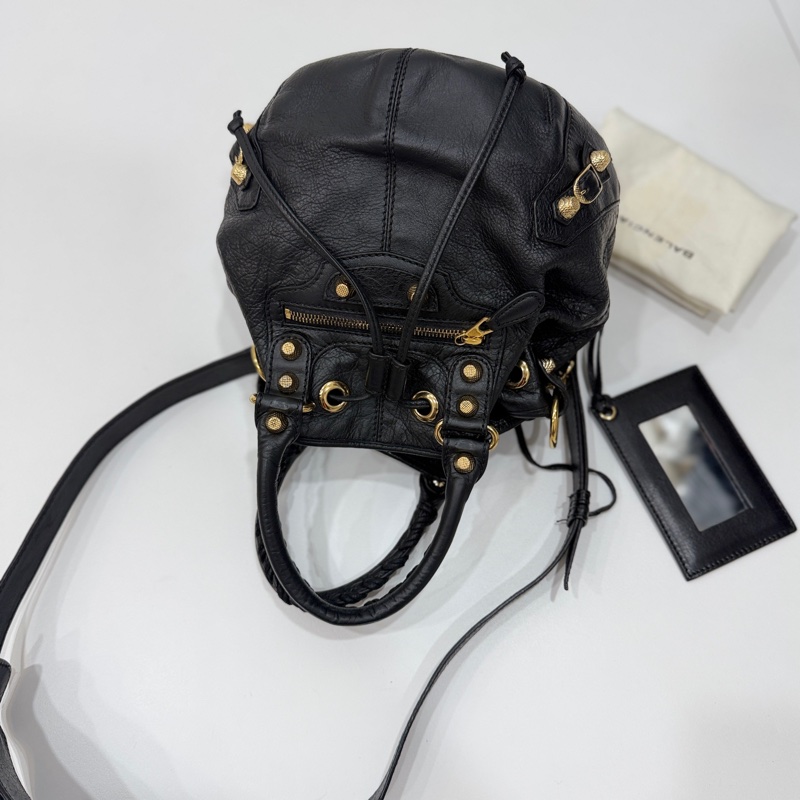 Balenciaga 巴黎世家 ponpon 經典 黑色 金釦 水桶包 機車包 手提包 斜背包 側背包 肩背包-19