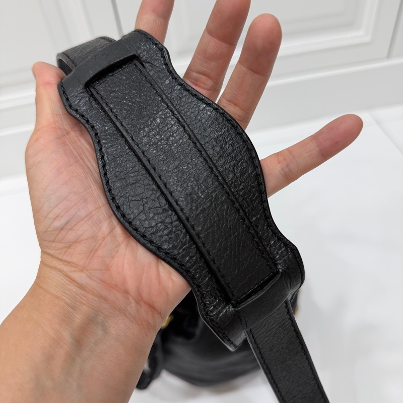 Balenciaga 巴黎世家 ponpon 經典 黑色 金釦 水桶包 機車包 手提包 斜背包 側背包 肩背包-34