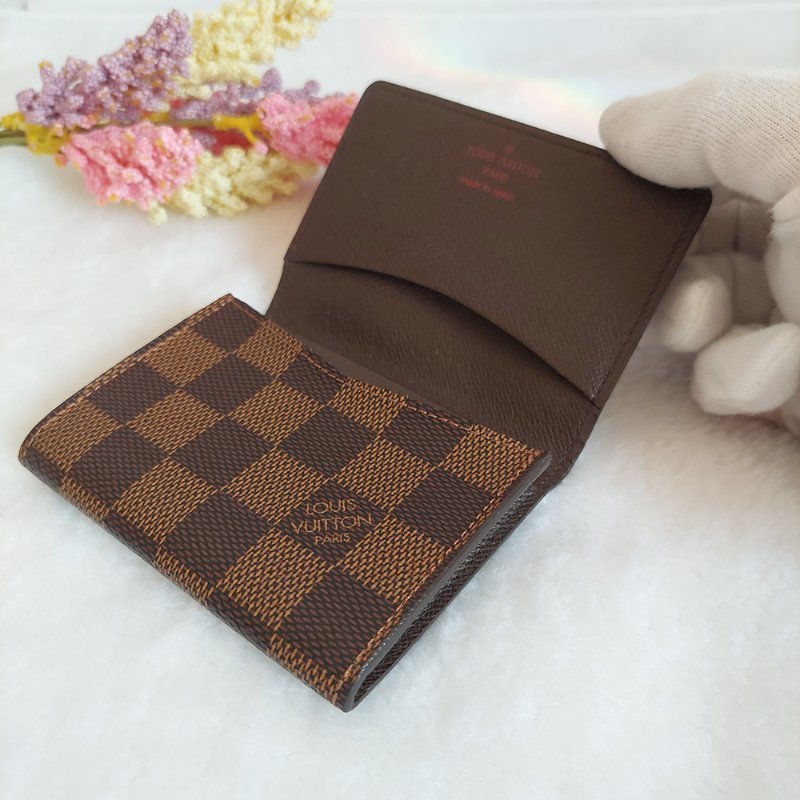 LV🌈現品實拍🌈 N62920咖棋盤格名片／信用卡夾包~二手品-31