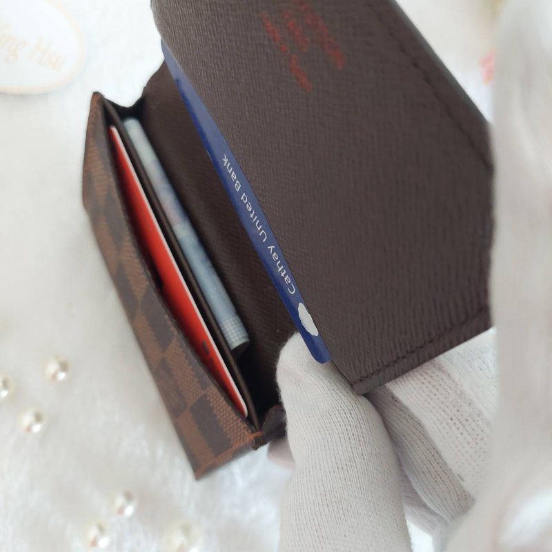 LV🌈現品實拍🌈 N62920咖棋盤格名片／信用卡夾包~二手品-34