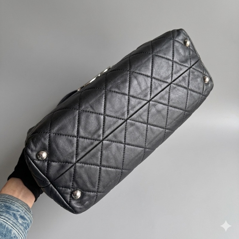 香奈兒chanel黑銀軟牛皮菱格紋 托特包機場包媽咪包 14開 底長40-7