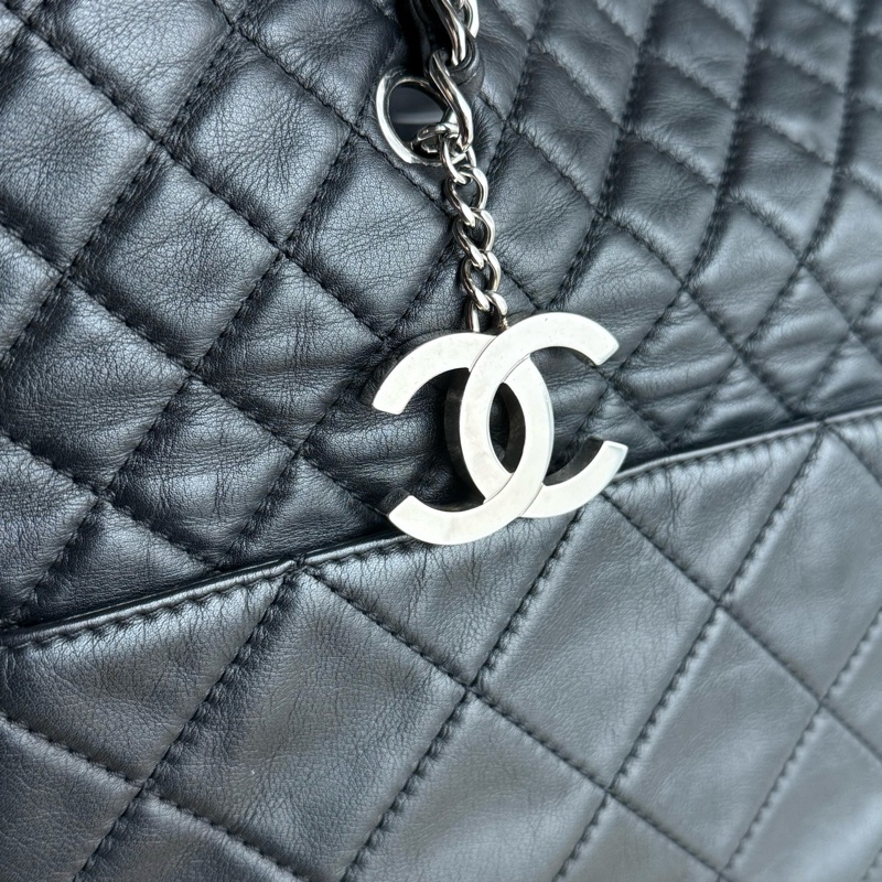 香奈兒chanel黑銀軟牛皮菱格紋 托特包機場包媽咪包 14開 底長40-9