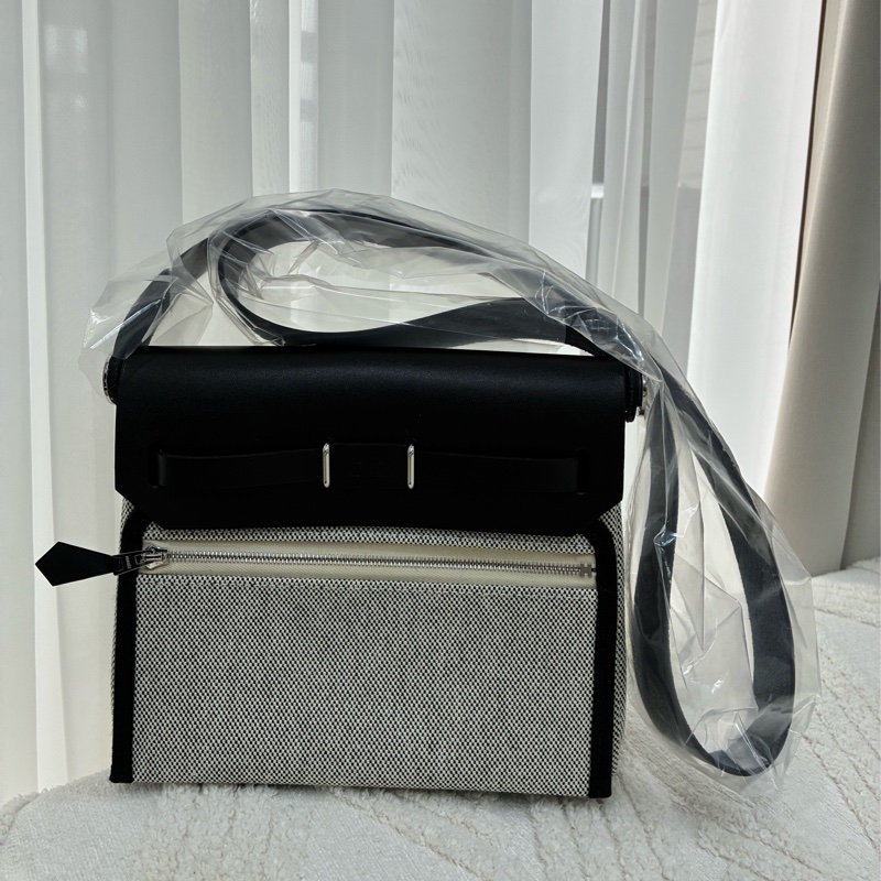 Hermès mini herbag 黑銀 熊貓 全新-1