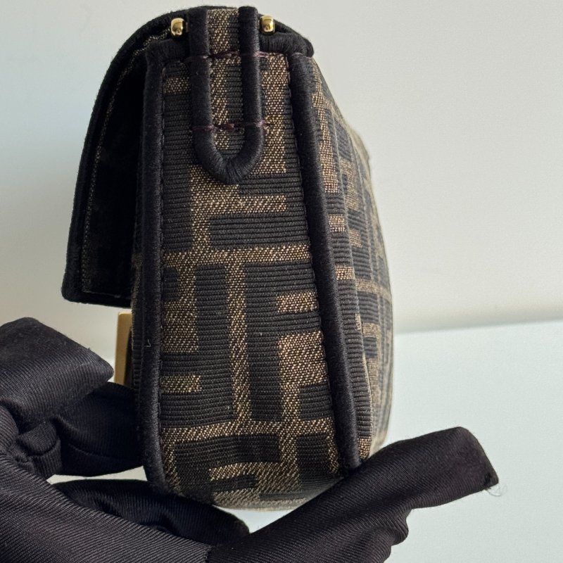 閒置新🤎 Fendi 芬迪 Baguette Mini 老花迷你法棍包🥖-7