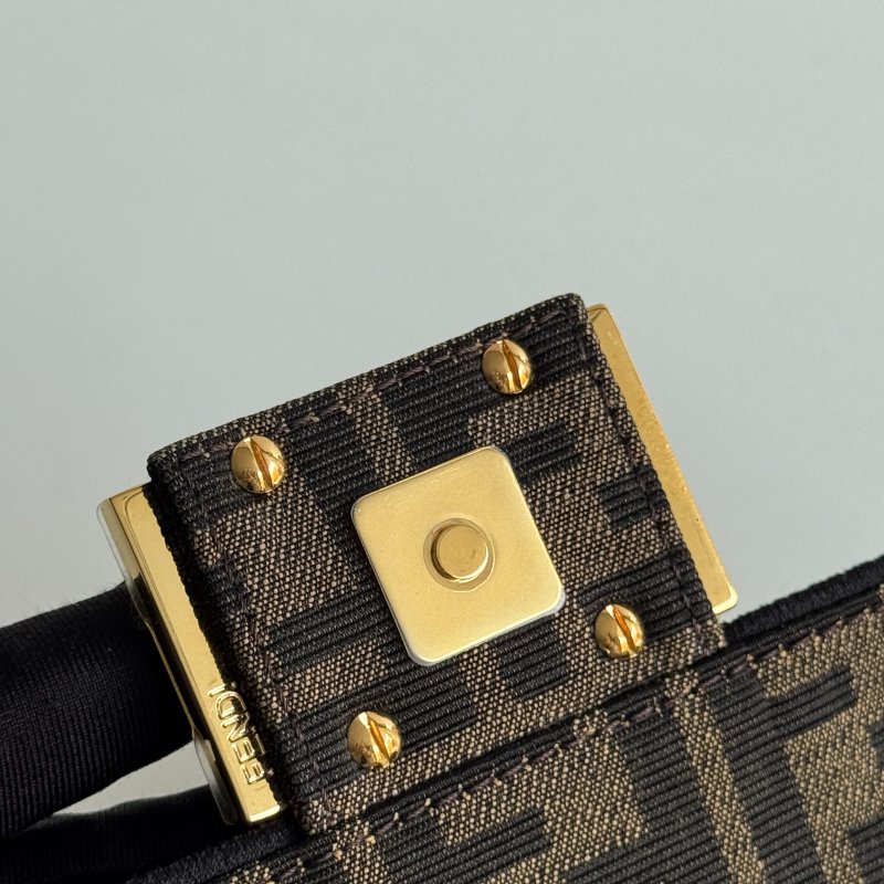 閒置新🤎 Fendi 芬迪 Baguette Mini 老花迷你法棍包🥖-9