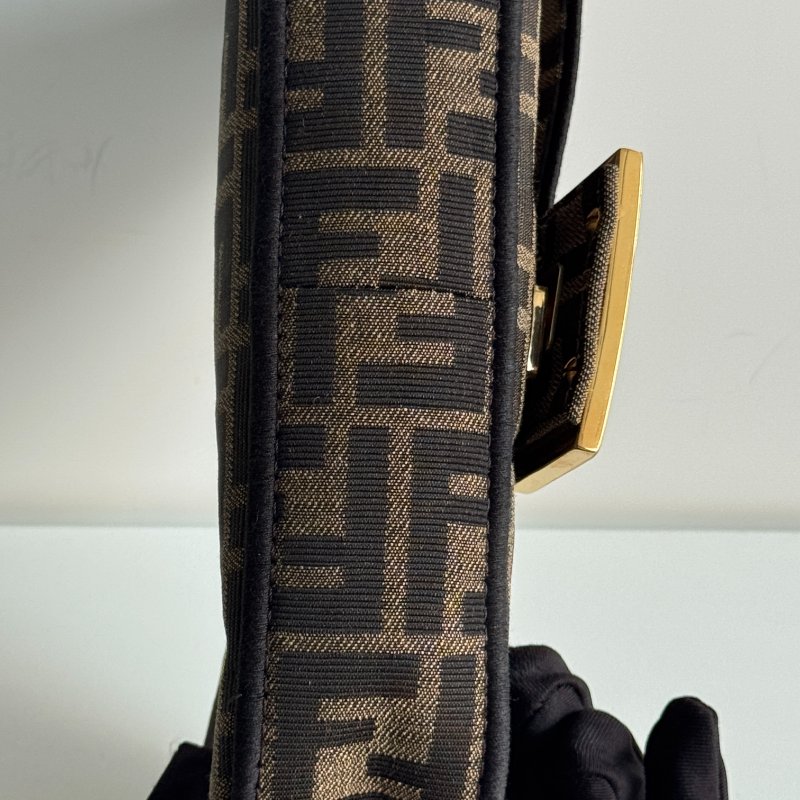 閒置新🤎 Fendi 芬迪 Baguette Mini 老花迷你法棍包🥖-14