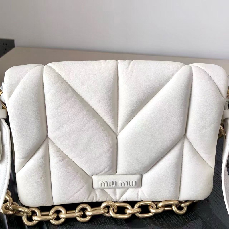 Miu Miu繆繆白色雲朵包 粗鏈條雙肩帶 尺寸26cm 可調節肩帶-1