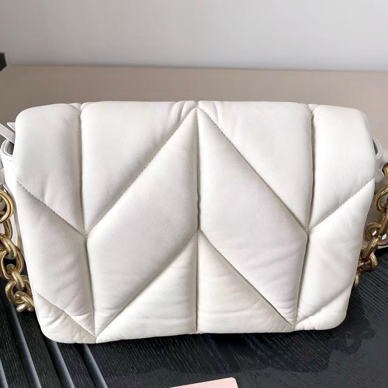 Miu Miu繆繆白色雲朵包 粗鏈條雙肩帶 尺寸26cm 可調節肩帶-2