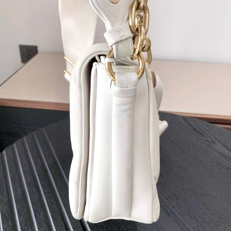 Miu Miu繆繆白色雲朵包 粗鏈條雙肩帶 尺寸26cm 可調節肩帶-3