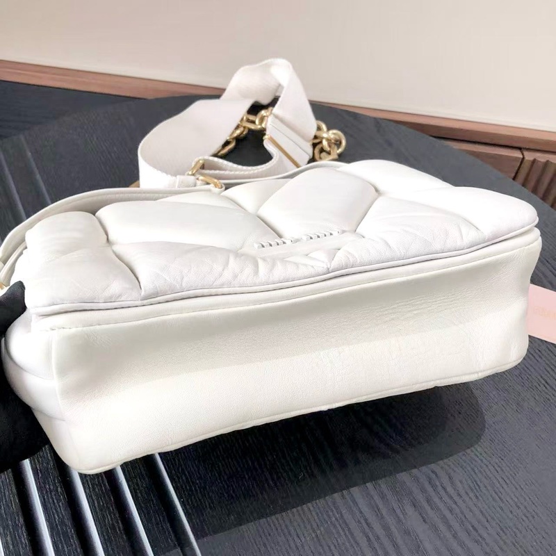 Miu Miu繆繆白色雲朵包 粗鏈條雙肩帶 尺寸26cm 可調節肩帶-4