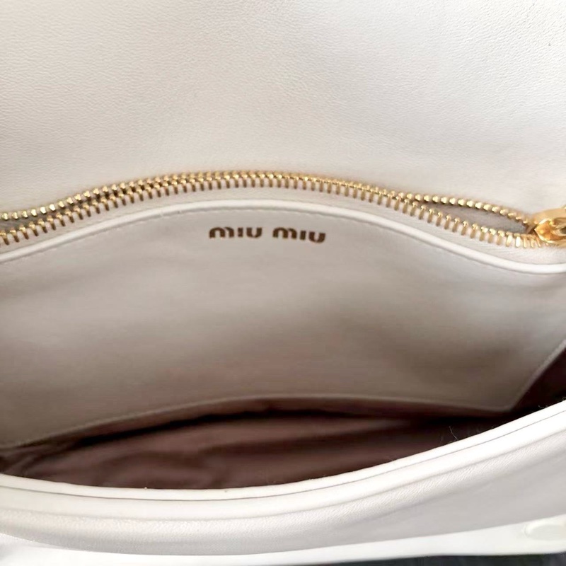 Miu Miu繆繆白色雲朵包 粗鏈條雙肩帶 尺寸26cm 可調節肩帶-11