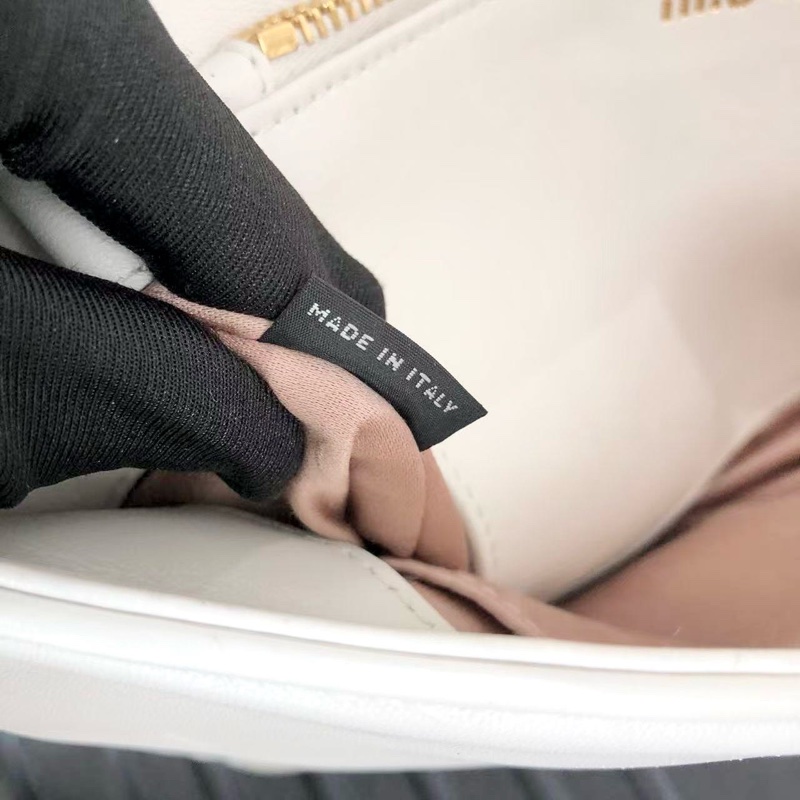 Miu Miu繆繆白色雲朵包 粗鏈條雙肩帶 尺寸26cm 可調節肩帶-12