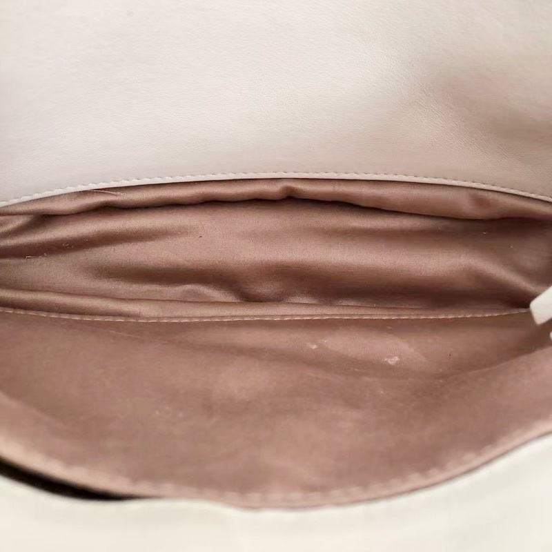 Miu Miu繆繆白色雲朵包 粗鏈條雙肩帶 尺寸26cm 可調節肩帶-13