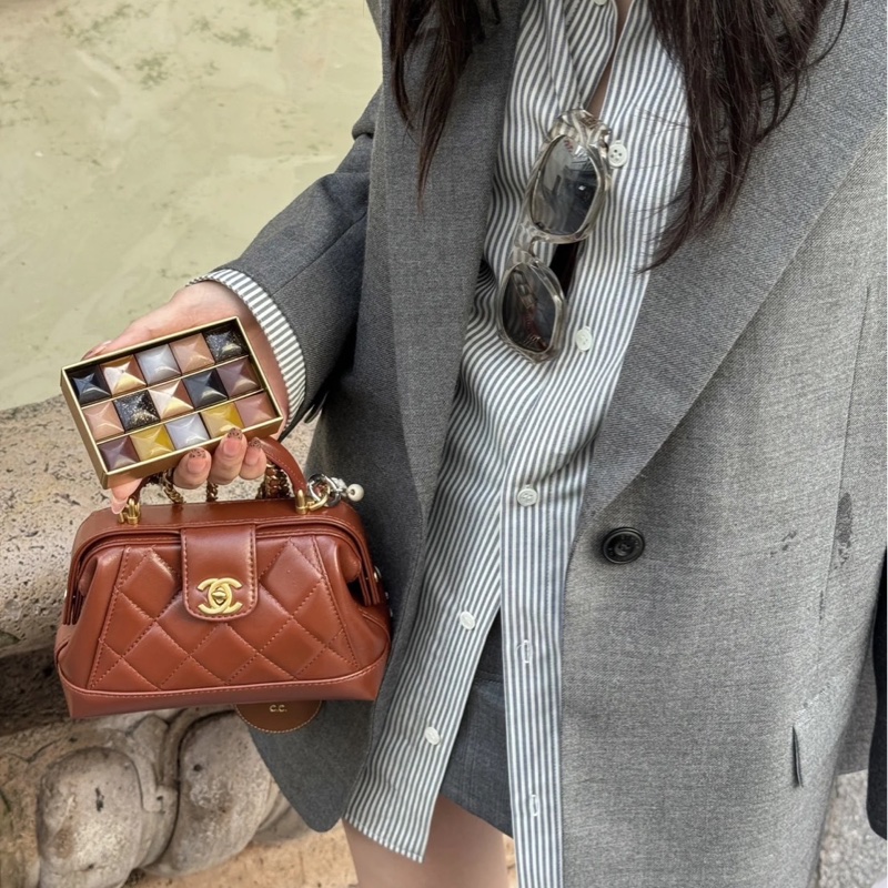 Chanel 醫生包 焦糖色 全新品-7