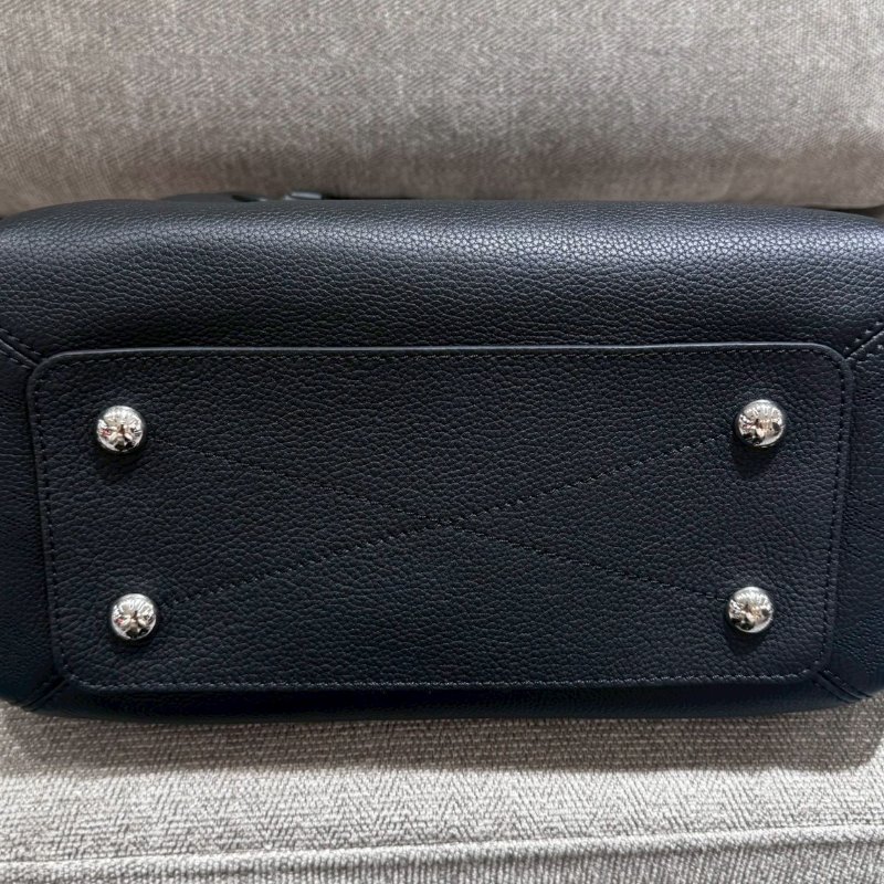 Louis Vuitton 鏤孔小牛皮兩用手拿包 晶片款-4