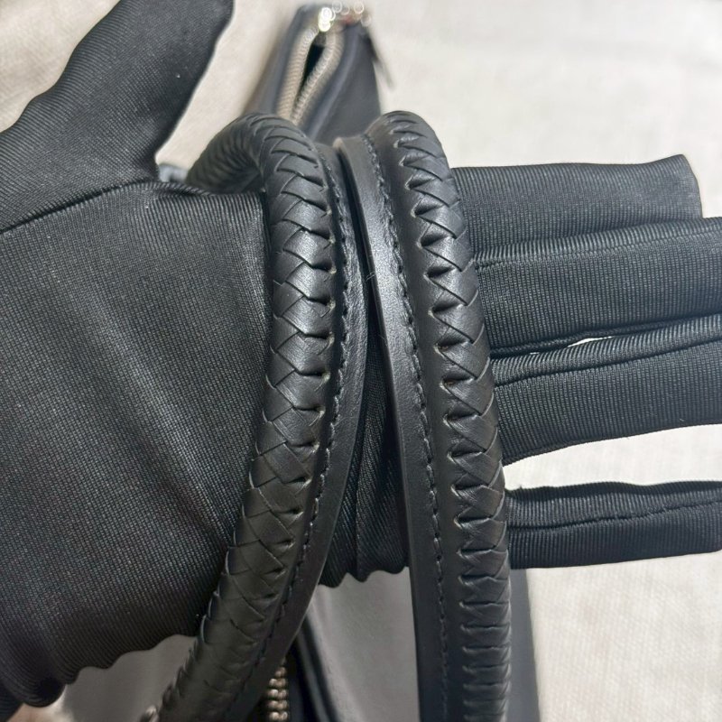 Louis Vuitton 鏤孔小牛皮兩用手拿包 晶片款-7