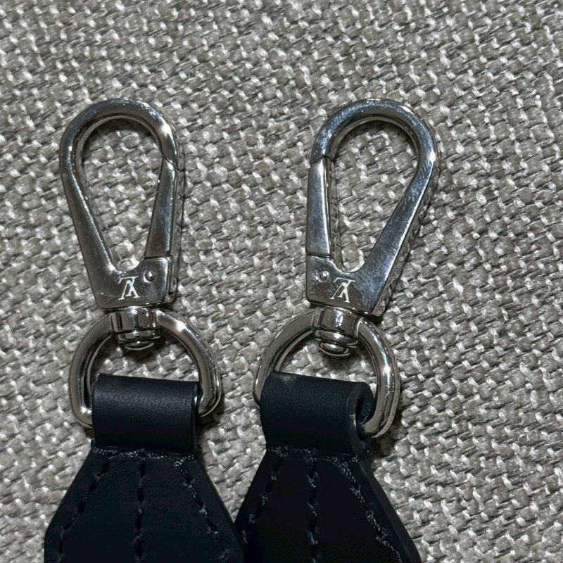 Louis Vuitton 鏤孔小牛皮兩用手拿包 晶片款-20