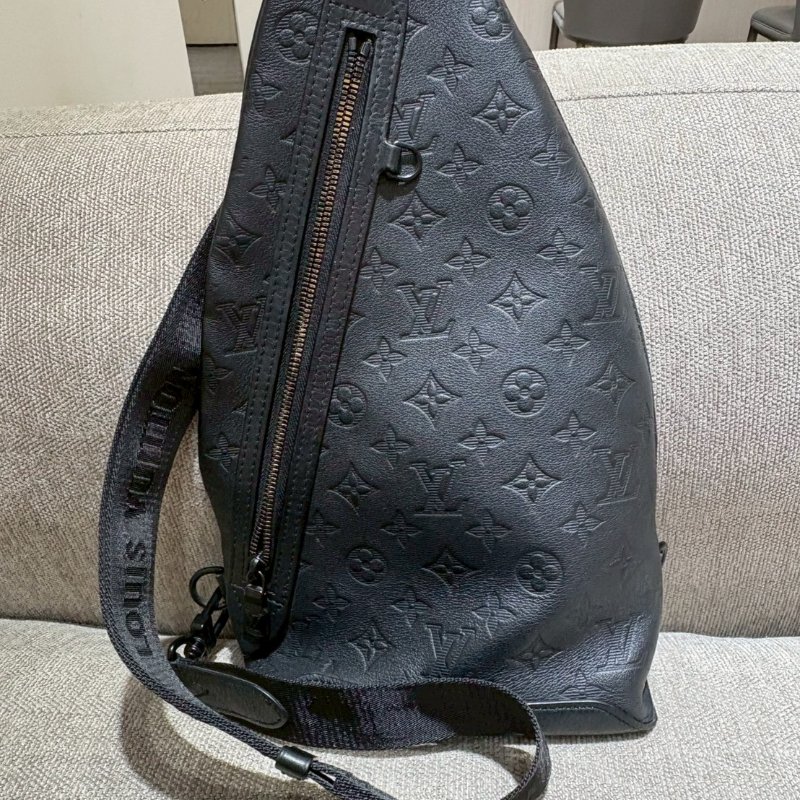 Louis Vuitton Duo 黑壓紋斜背包-0