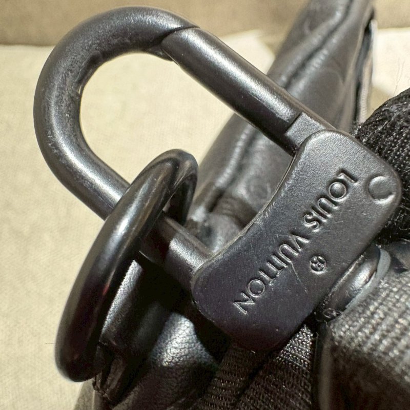 Louis Vuitton Duo 黑壓紋斜背包-5