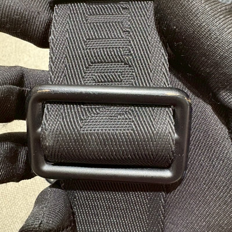 Louis Vuitton Duo 黑壓紋斜背包-6