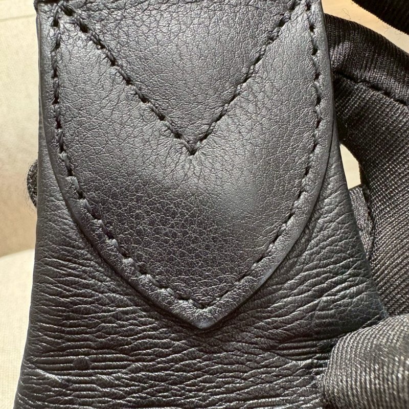 Louis Vuitton Duo 黑壓紋斜背包-7