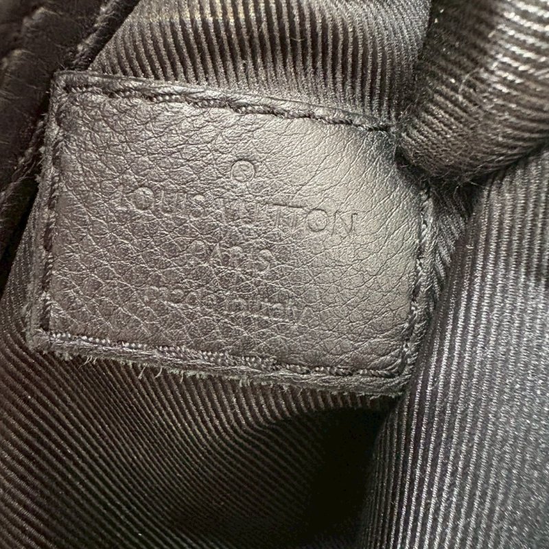 Louis Vuitton Duo 黑壓紋斜背包-9