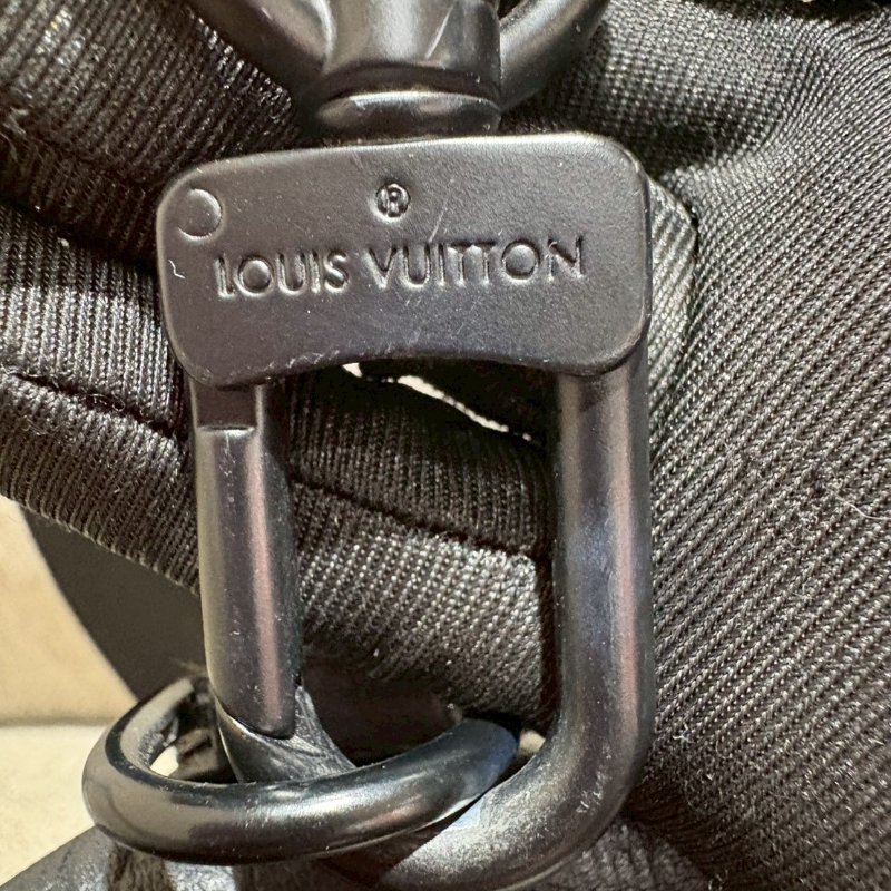 Louis Vuitton Duo 黑壓紋斜背包-14