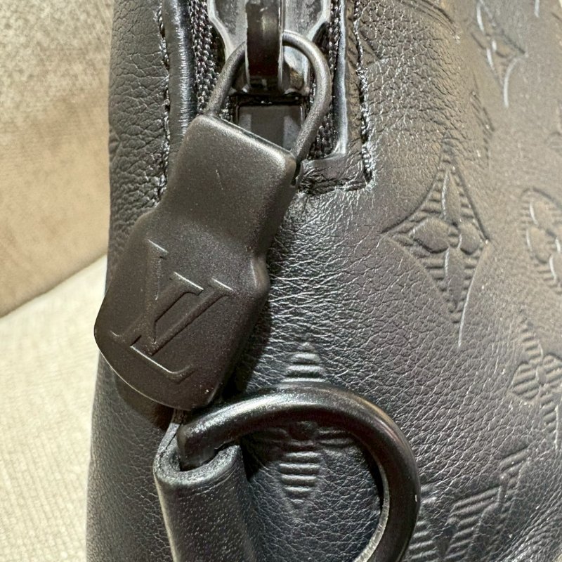 Louis Vuitton Duo 黑壓紋斜背包-17