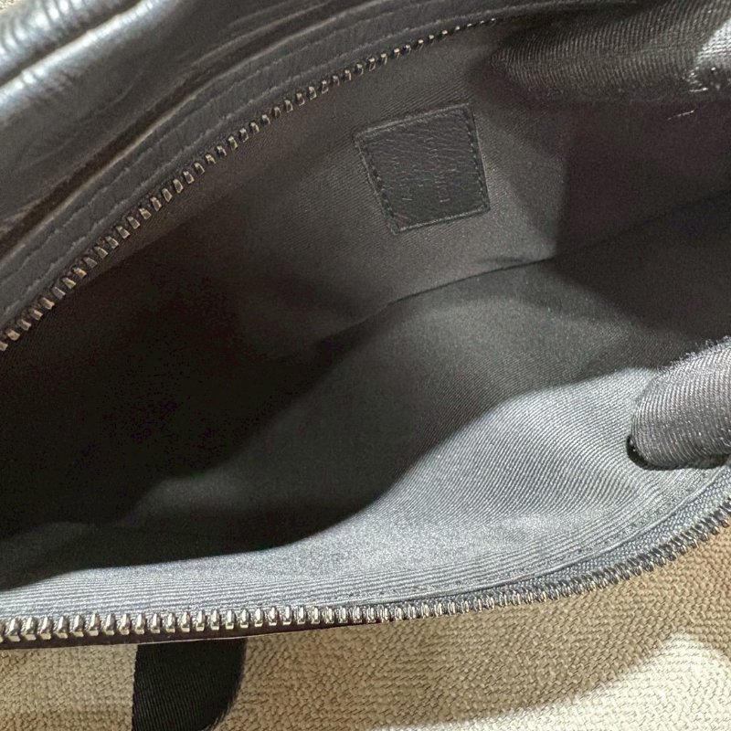 Louis Vuitton Duo 黑壓紋斜背包-23