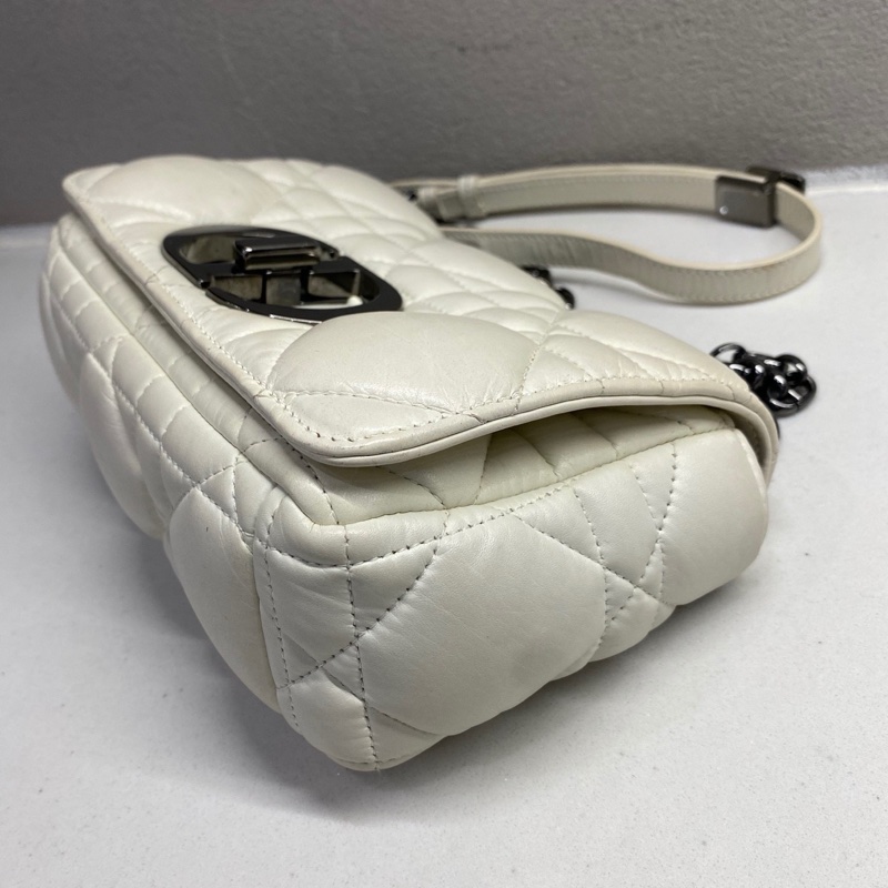 迪奧/Dior caro小號白色泡芙鏈條包 槍黑金屬五金 23年內標-4