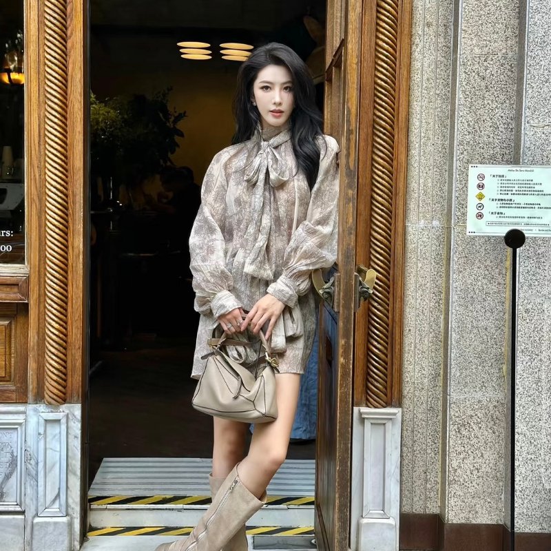 LOEWE Puzzle小牛皮手袋 - 小號沙色-1