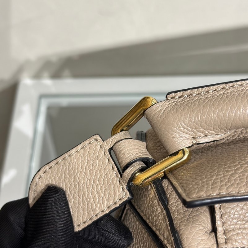 LOEWE Puzzle小牛皮手袋 - 小號沙色-8