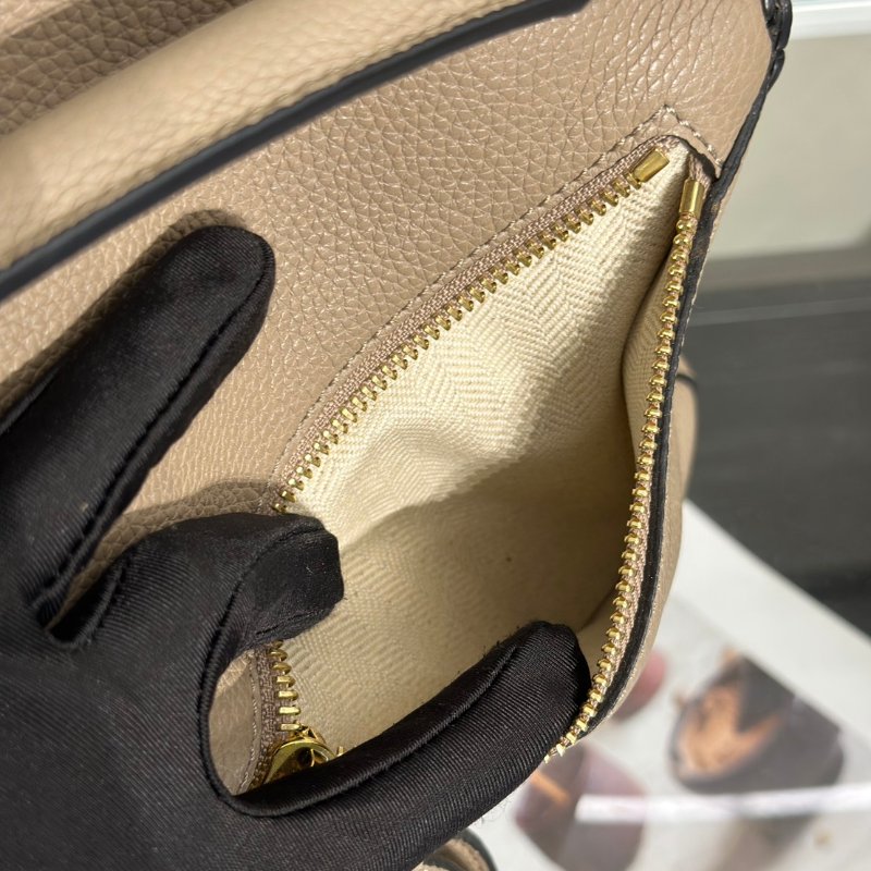 LOEWE Puzzle小牛皮手袋 - 小號沙色-10