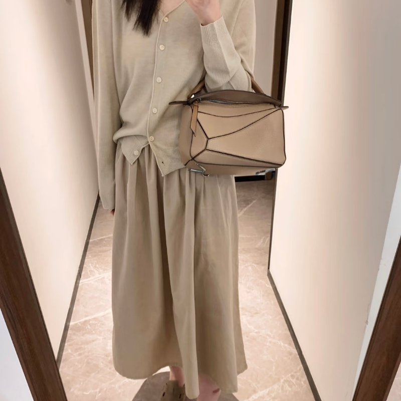 LOEWE Puzzle小牛皮手袋 - 小號沙色-16