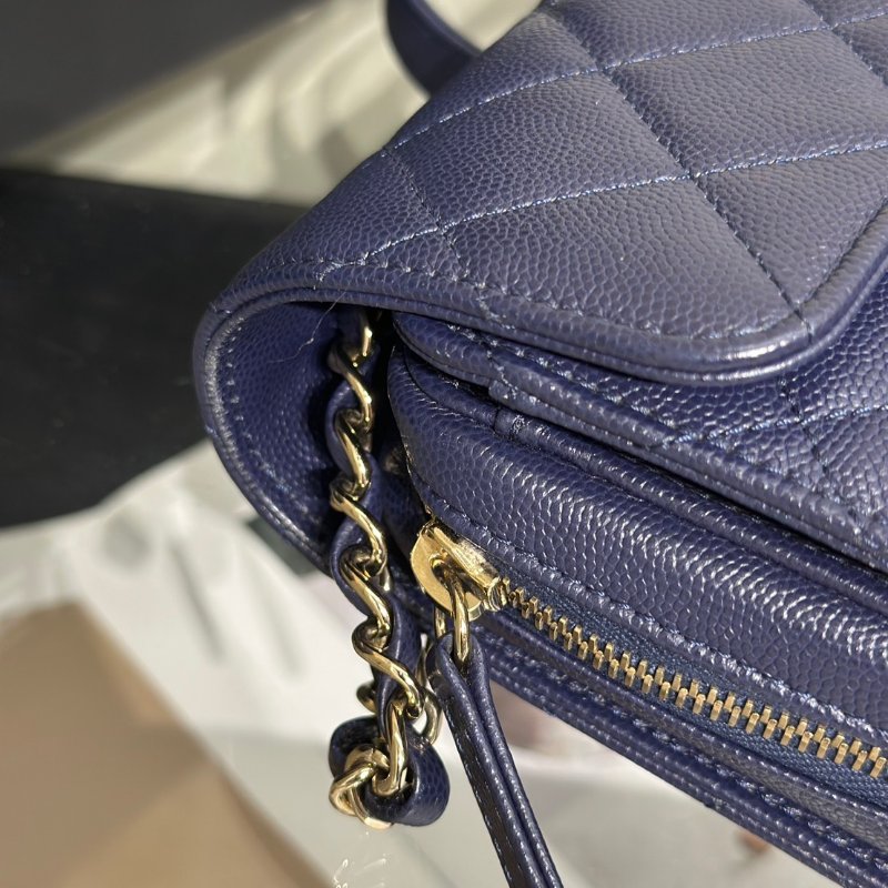 CHANEL 22C多隔層口蓋包 - 深藍金-11