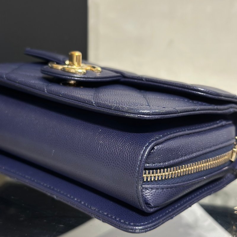 CHANEL 22C多隔層口蓋包 - 深藍金-13