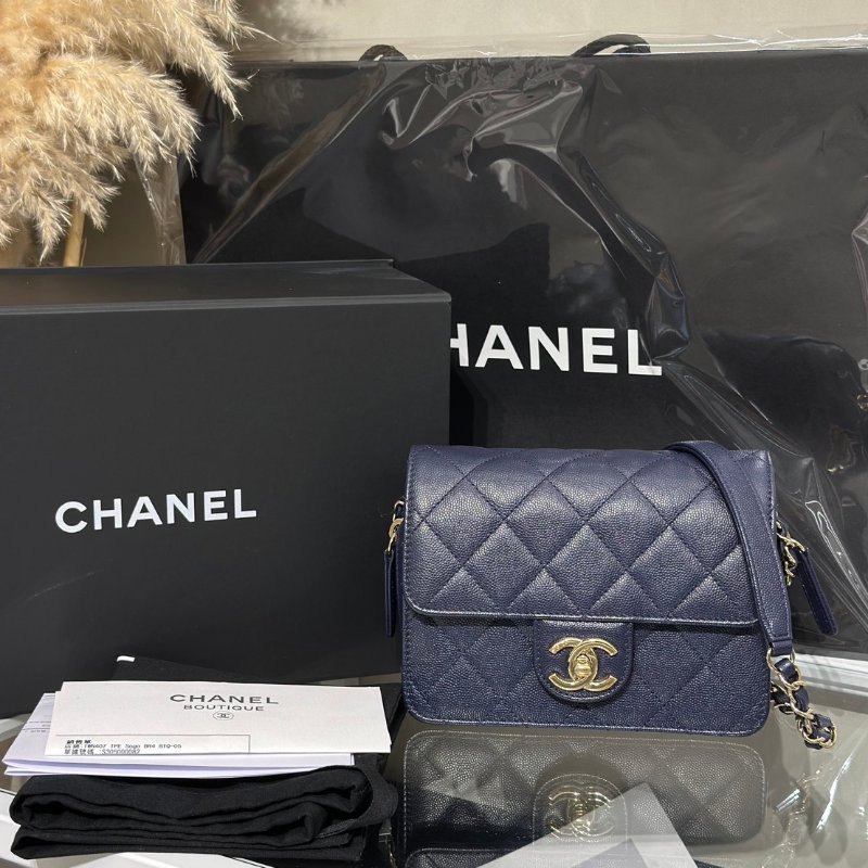 CHANEL 22C多隔層口蓋包 - 深藍金-16