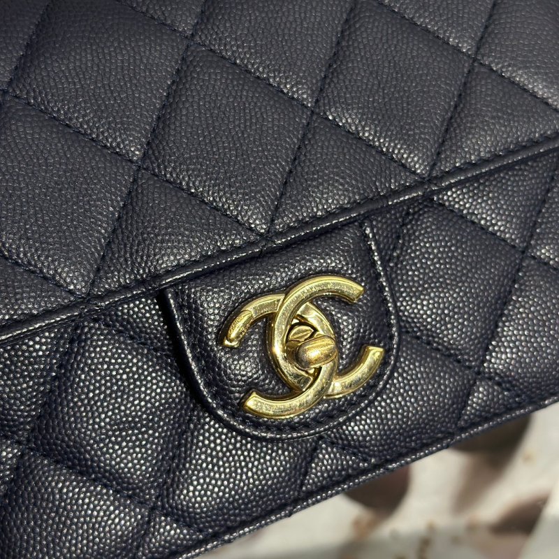 CHANEL 22C多隔層口蓋包 - 深藍金-10