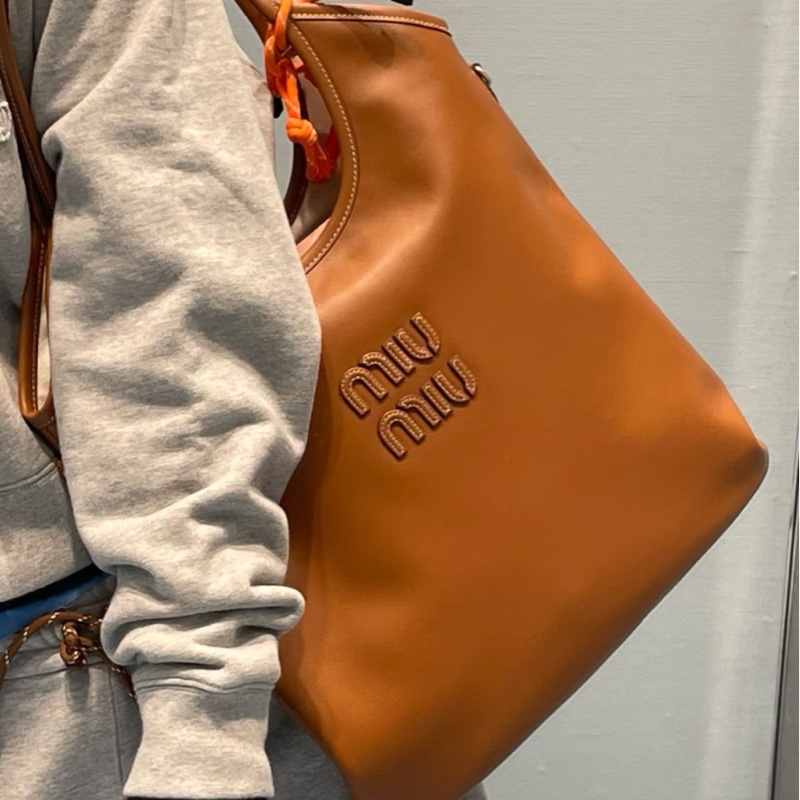 #MIUMIU 缪缪 🍪🍪98新 焦糖色ivy托特包 尺寸35*33-3