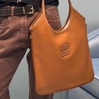 #MIUMIU 缪缪 🍪🍪98新 焦糖色ivy托特包 尺寸35*33-8
