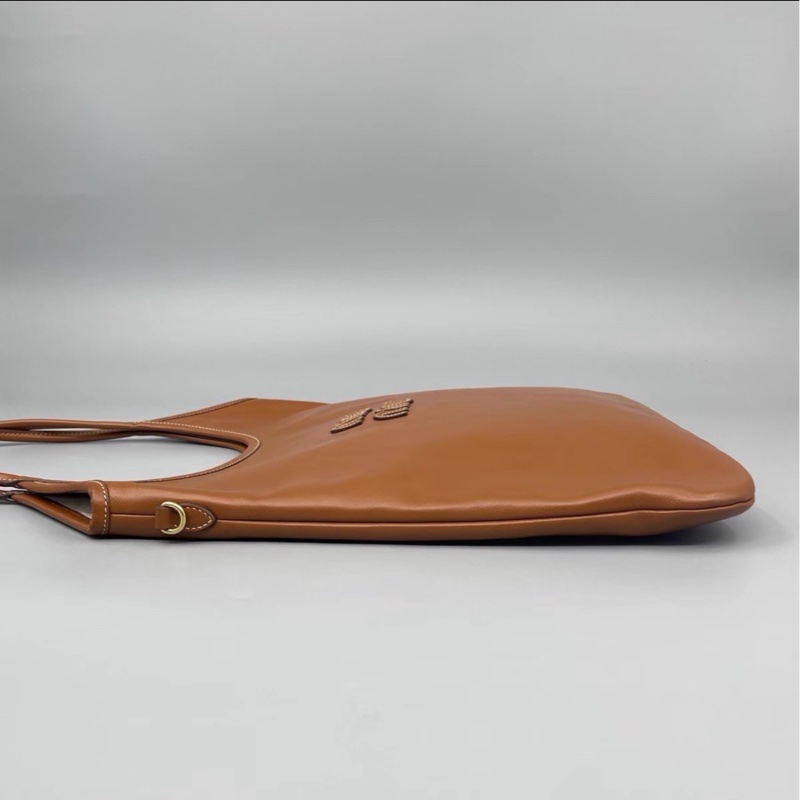 #MIUMIU 缪缪 🍪🍪98新 焦糖色ivy托特包 尺寸35*33-12