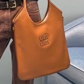 #MIUMIU 缪缪 🍪🍪98新 焦糖色ivy托特包 尺寸35*33-25
